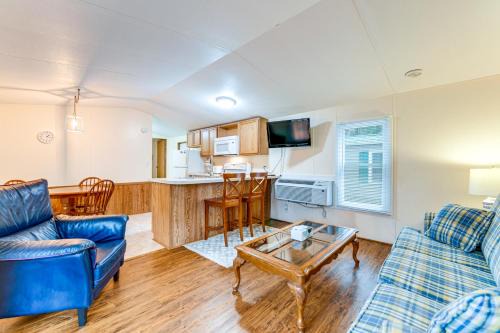 Near Trails & Slopes! Relaxed Waynesville Retreat