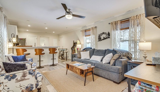 Near Trails & VAST Access! Modern Burke Home Base