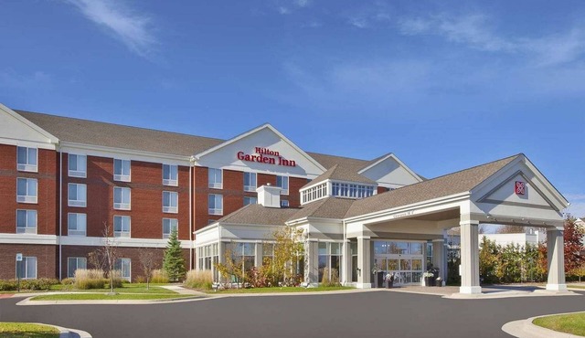 Near Twelve Oaks Mall + On-site Dining. Pool. Gym.
