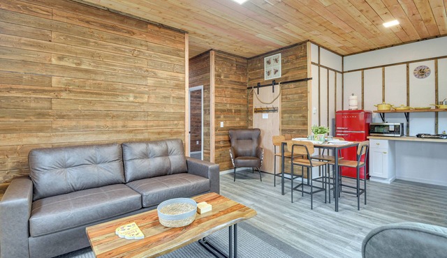 Near ‘Twilight’ Sites & Scenic Hikes: Forks Apt