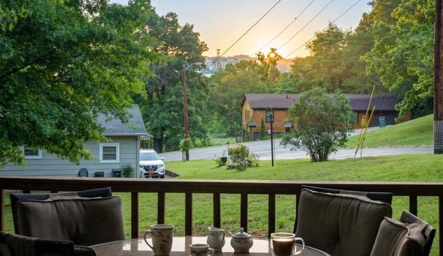 Near U of A - 4BR, Mtn Views, Pet-friendly