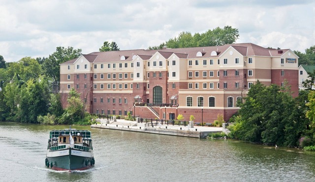 Near University of Rochester. Free Breakfast Buffet, Pool, Gym, Business Center.