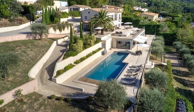 Near Valbonne, modern villa. One - or two family but with separate accommodation