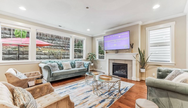 Near Washington Park w/Firepit-Outdoor dining-BBQ-Fast WiFi-AC+Coffee Maker