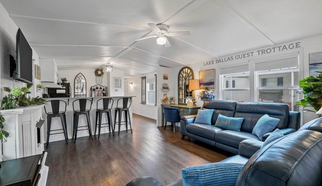 Near Water: Lake Dallas Home w/Furnished Patio!