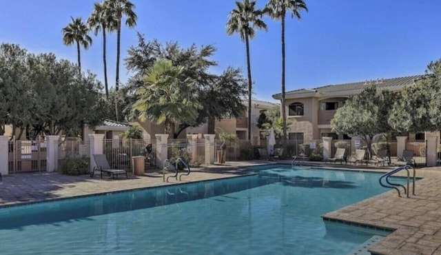 Near Westgate, Cozy Arizona Oasis Gated Community - Heated Pool + Gym + Juzzi