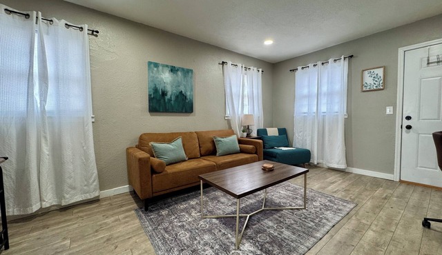 Near Wichita Airport! Pet Friendly W/Fenced Patio