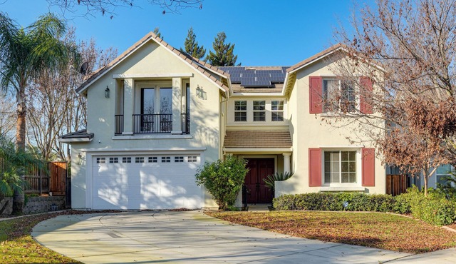 Near Wineries & Parks: Waterfront Tracy Getaway!