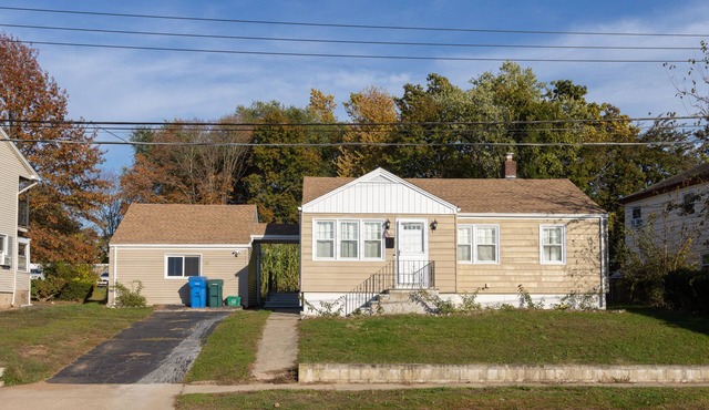 Near Yale with Game Room