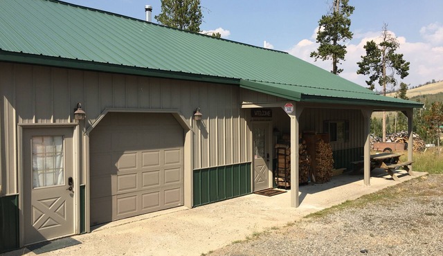 Near Yellowstone, Jackson Hole & Tetons - Sleeps 7