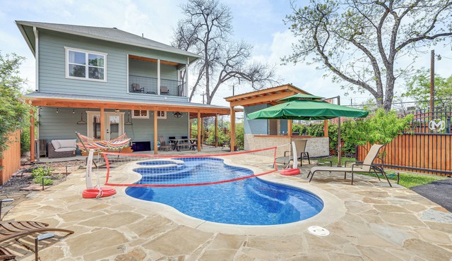 Near Zoo & Riverwalk: Spacious Home w/Heated Pool