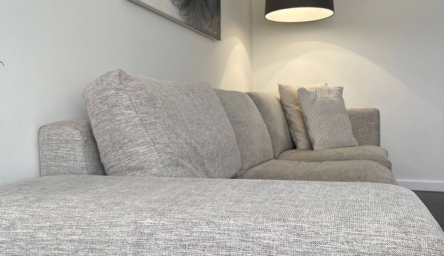 Nearby beaches. Stunning front & back yard. Super close to shops.