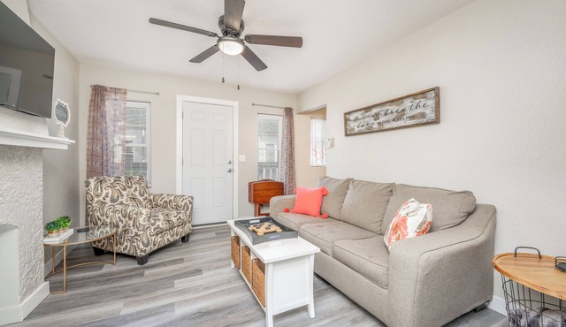Nearby Downtown! Stacked W&D + Pullout Sofa
