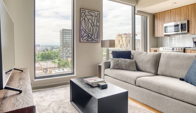 Neat Golden Triangle 1BR w/ Pool, Gym & W/D, next to Park, by Blueground