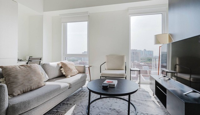 Neat Old Town 1BR Gym, W/D, Rooftop, BBQ & A/C, by Blueground