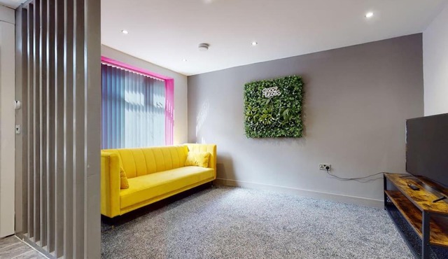 Neat Retreat Graig Pontypridd