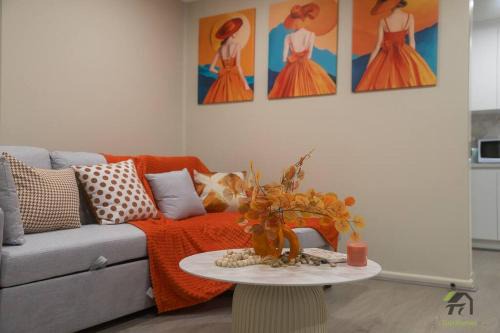 Nederland Lady's Next in Beacon Hill