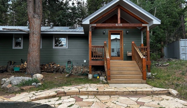 NedSpread. Walking distance to town, bike trails, and bus to Eldora