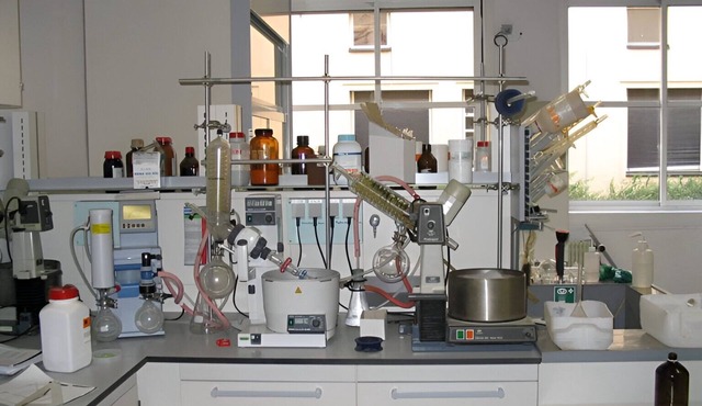 Need a place to cook? Look no further than 11541 Price Ln SE Rainier WA