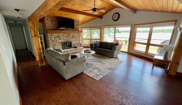 Need a summer getaway? Book NorthFork Lakehouse-the ultimate cottage destination