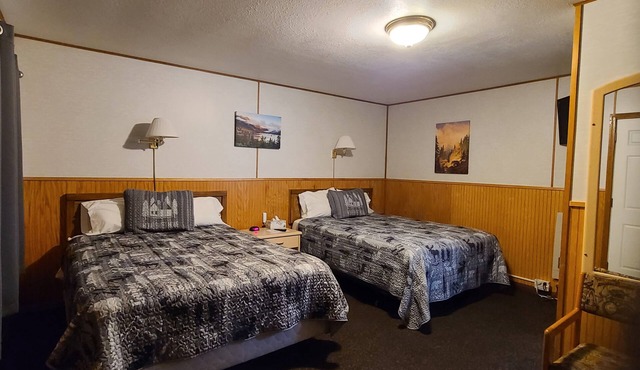 Need to reset? Come to the mountains at Three Bears Motel of Lincoln, Montana!