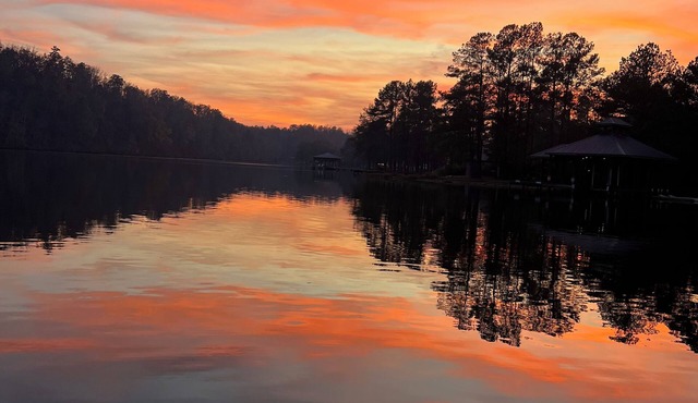 Neely Henry Lake bungalow with 3 bedrooms and 2 baths