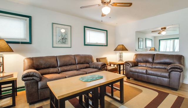 Neenah Home w/Deck: Near Lake Winnebago