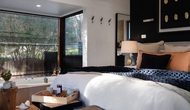 Negroni Lane - A stylish villa nestled in the serene bushland of Hepburn Springs.