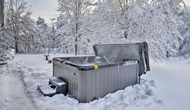 Nekoosa Golf Course Retreat with Hot Tub!