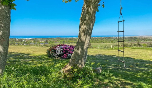 "Nella" - 1.2km from the sea by Interhome