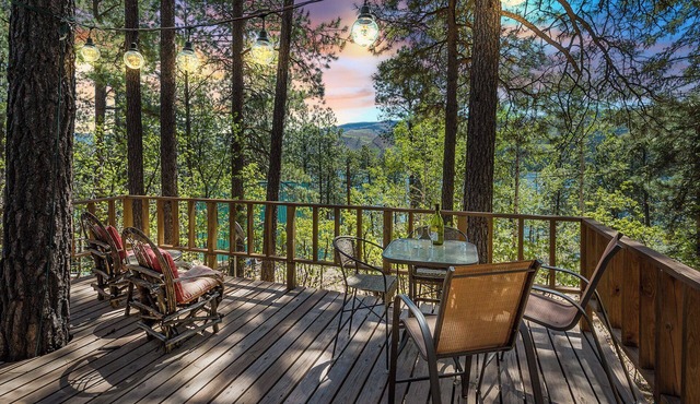 NellieMay Cabin | Short Walk to the Lake, Porch, Grill, Gas Firepit, Dogs OK