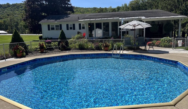 Nelson House - Pool, game room, basketball court, near All Star Village