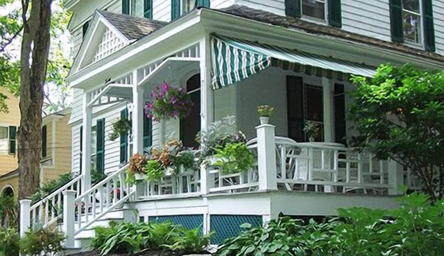 Nelson Pines Blue Room - 1 of 3 private rooms in classic home in Cooperstown