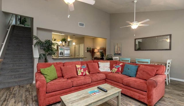 Nemo Cay Resort D140K Poolside