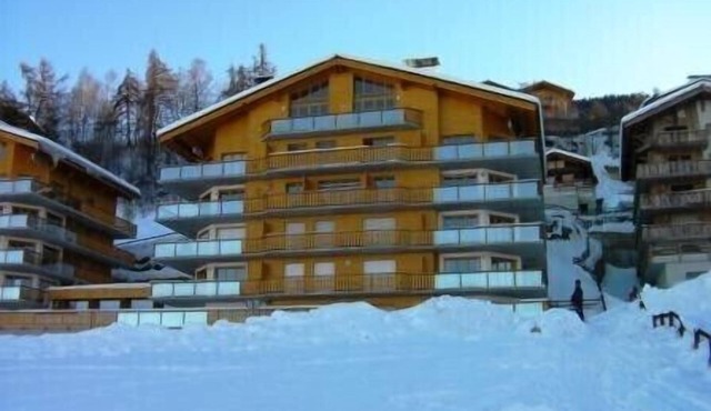 NENDAZ 4-VALLEES 2 Bedroom Apartment with Indoor Swimming Pool.