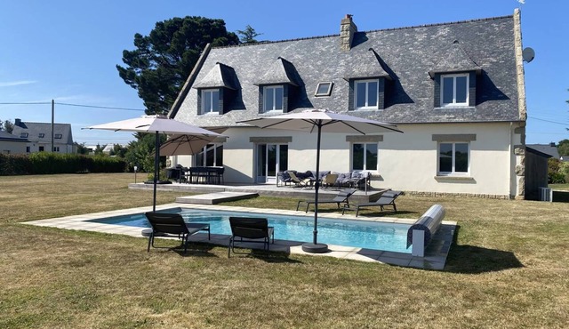 Neo-Breton House with Pool and WIFI in a Quiet Neighborhood. Sleeps 12.