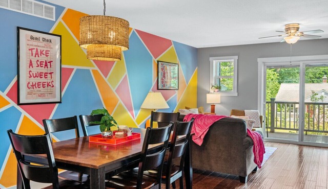 Neon Nest 3BR Townhome Near Downtown Beach Wineries