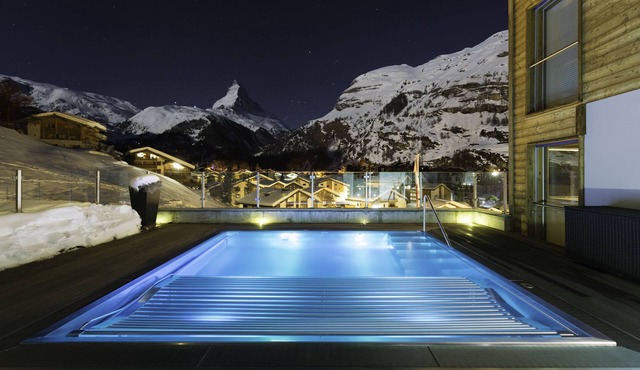 Nepomuk: Luxury 5 Star Chalet includes 3 apartments with heated outdoor-pool