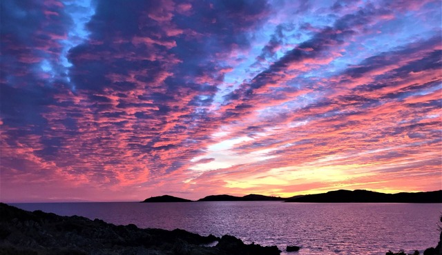 Neptune Cottage - a house that sleeps 8 guests in 5 bedrooms