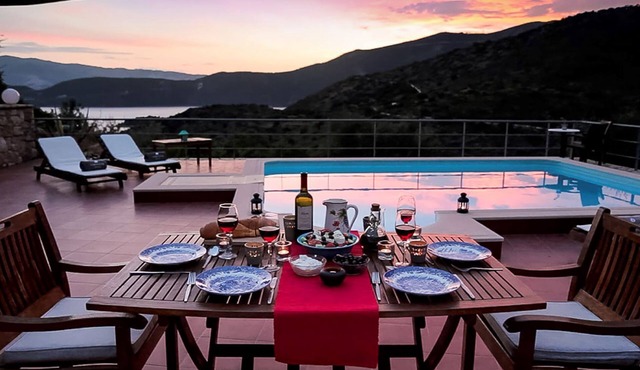 Neritos House - Two Bedroom Villa, Sleeps 4