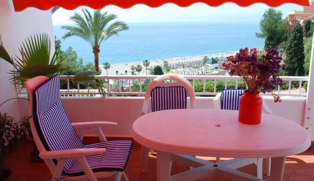 Nerja: Beachfront apartment in Burriana Beach. Nerja. Costa del Sol
