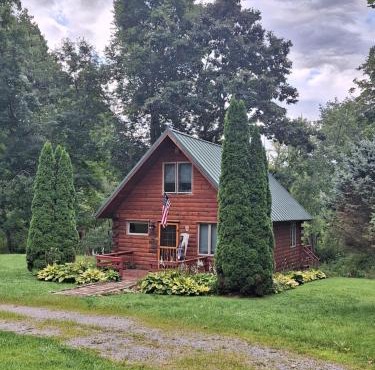 Neshannock Creekside Log Cabin