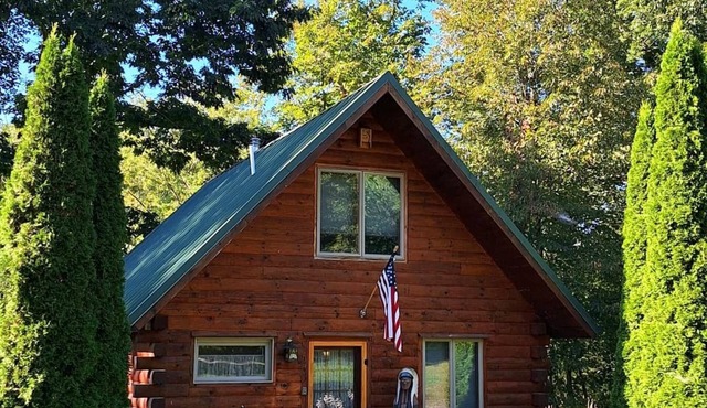 Neshannock Creekside Log Cabin, Rental Headline