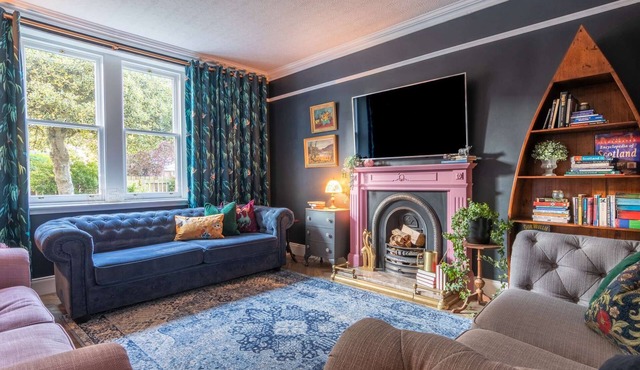 Ness on the Lane - City Centre Hot Tub Home