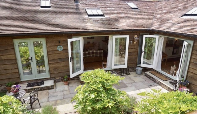 Nest Holiday Hideaway Dove Barn Amazing location!