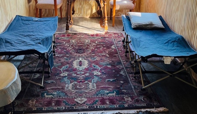 Nest in the Woods: New cabin with stunning views of Paris Mountain. 5 min. to VT