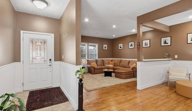 NEST ON VESTRY- Huge Modern UNBEATABLE Proximity