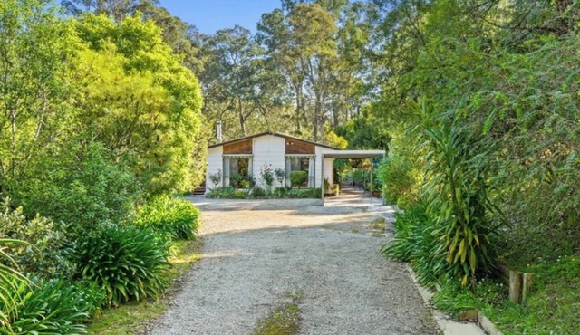 Nestle in Boulton - Old Style Cottage in a secluded location