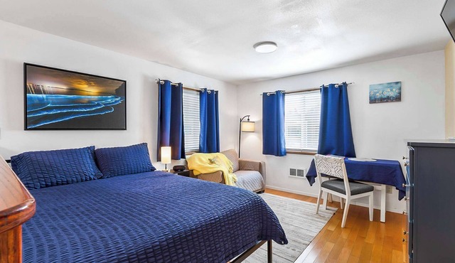 Nestled across from beach, find a versatile studio.