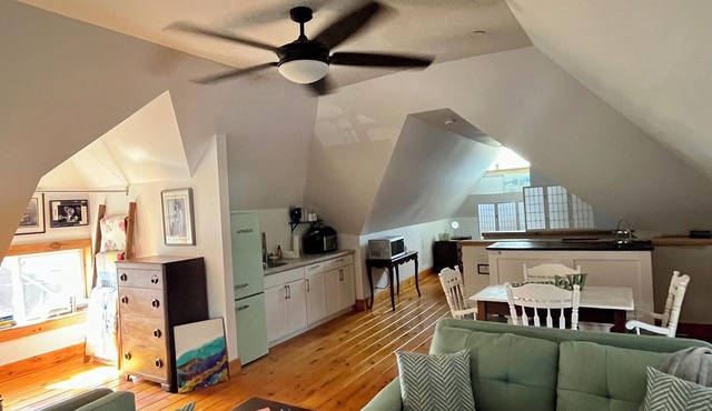 Nestled across the street from Sugarloaf Marina, Lake Erie, & HHKnollPark.